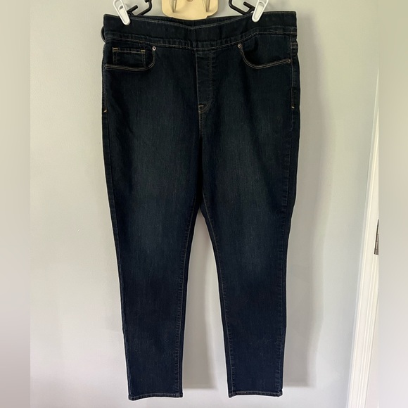 Levi's Women's Pull-on Jeans ~ 14